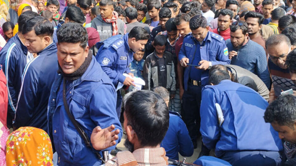 প্রবাসীর স্ত্রীর লাশ পড়ে ছিল রান্নাঘরে