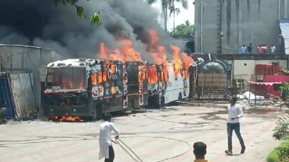 জনপ্রিয় টিভি শো সারেগামাপা’র শুটিং সেটে আগুন